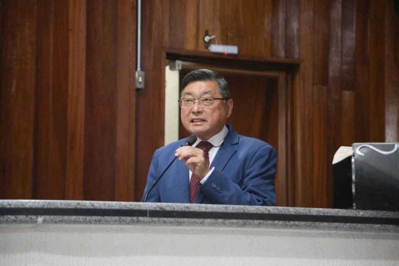 巴西聖保羅州慕義市議會11日舉行「台灣移民貢獻獎」頒授儀式,獎項提案人、市議員小村致詞。(駐聖保羅辦事處提供)中央社記者唐雅陵聖保羅傳真 114年11月12日