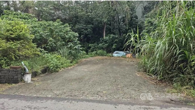 桃園市李姓男子17年前因殺害歐姓女友遭判刑18年6月入監，於民國108年假釋；李男10日上午至周姓前女友平鎮區住處前要談判，因不滿周女態度、在周女住處附近空地將她勒斃。（翻攝照片）中央社記者葉臻傳真　114年11月12日