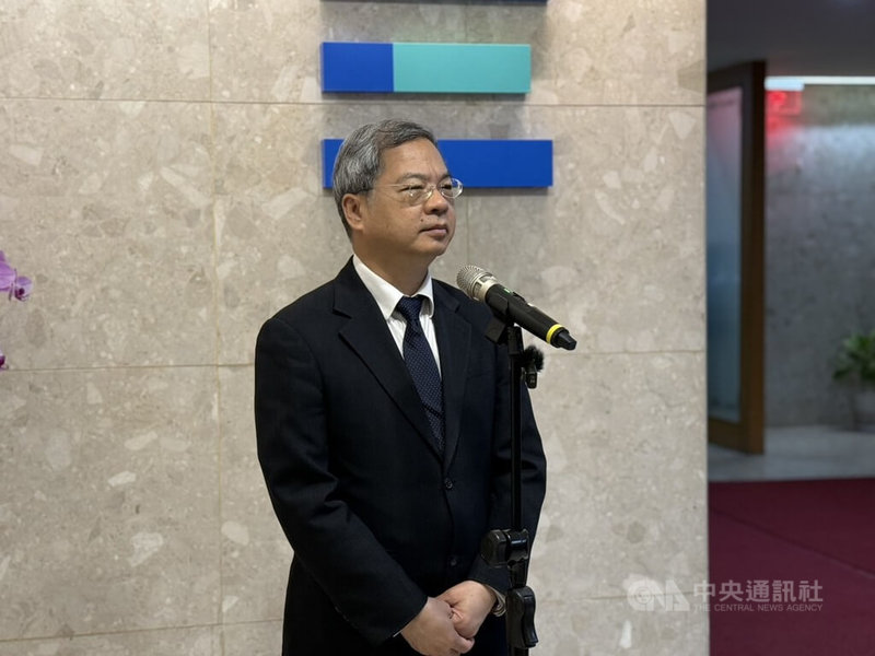 經濟部長龔明鑫13日表示，台灣本就有積極和各國洽簽投資保障協定，目前也打算和印尼、新加坡更新相關協定。中央社記者曾智怡攝 114年11月13日