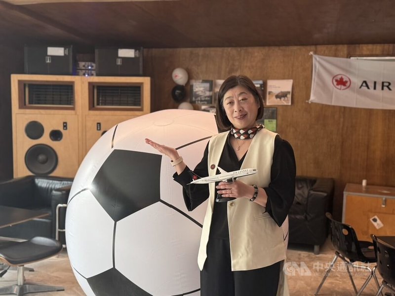 針對台加直航航班，加拿大航空台灣總代理的航達旅行社總經理李怡萍（圖）13日表示，加航並沒有放棄台灣市場，但受限交機時程延宕、人力訓練等因素，因此恢復直航航班還在評估當中。中央社記者余曉涵攝　114年11月13日
