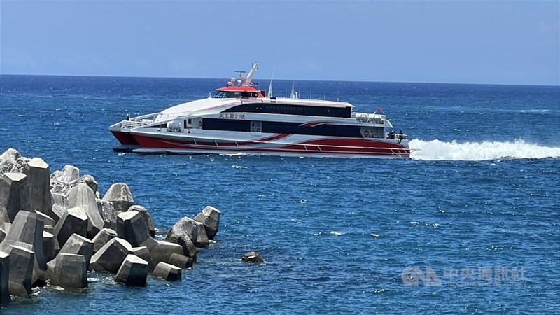 海面風浪大影響海運交通。（中央社檔案照片）
