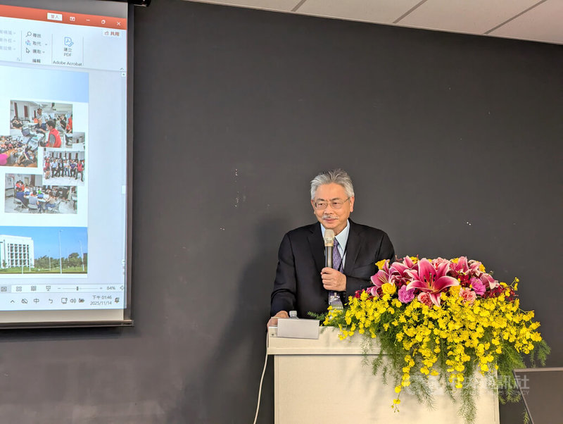 南投縣衛生局與國家衛生研究院推動智慧健康雲計畫，國衛院副院長陳為堅（圖）14日出席成果發表會說，在計畫中，目的並不只停留在讓參加民眾有幫助，而是要讓產業搭上智慧科技、使產業茁壯。中央社記者蘇木春攝　114年11月14日