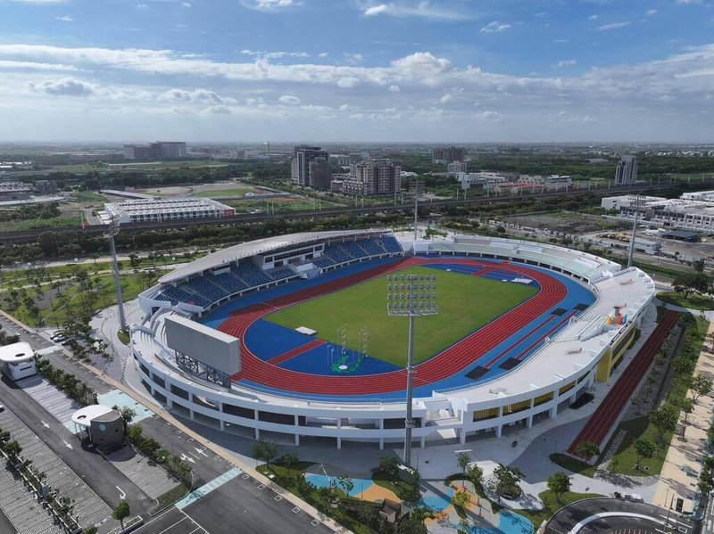 睽違12年，雲林縣政府將於12月31日晚上6時在雲林縣立田徑場（圖）舉辦跨年晚會，長達6.5小時的演出，超過10組藝人熱力接棒，14日公布首批藝人有羅志祥、周湯豪、艾怡良、舞思愛，將嗨翻跨年夜。　（雲林縣府提供）　中央社記者姜宜菁傳真　114年11月14日