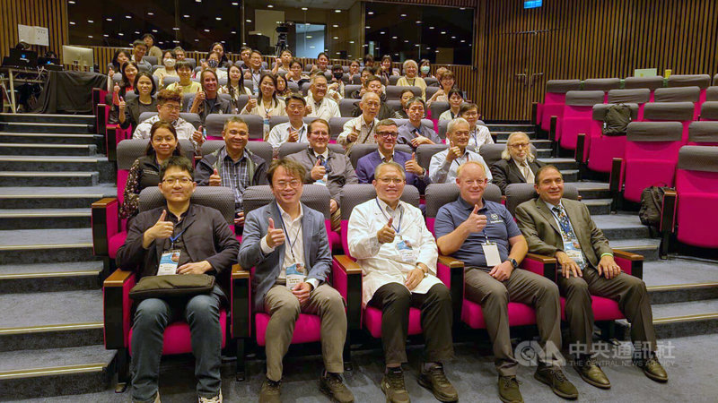 衛生福利部暨台北榮總毒藥物防治諮詢中心14日舉辦「2025國際中毒防治與研究發展研討會」，聚焦「化學、生物、放射、核能」（CBRN）災害威脅及新興毒物危機。中央社記者曾以寧攝　114年11月14日