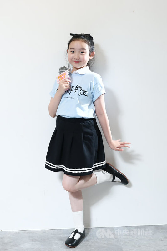童星葉子綺（圖）拍攝電影「左撇子女孩」時僅6歲，她片中不只要跟其他演員對戲，也要跟狐獴互動，她更因此立下當獸醫的志願。中央社記者王騰毅攝　114年11月14日