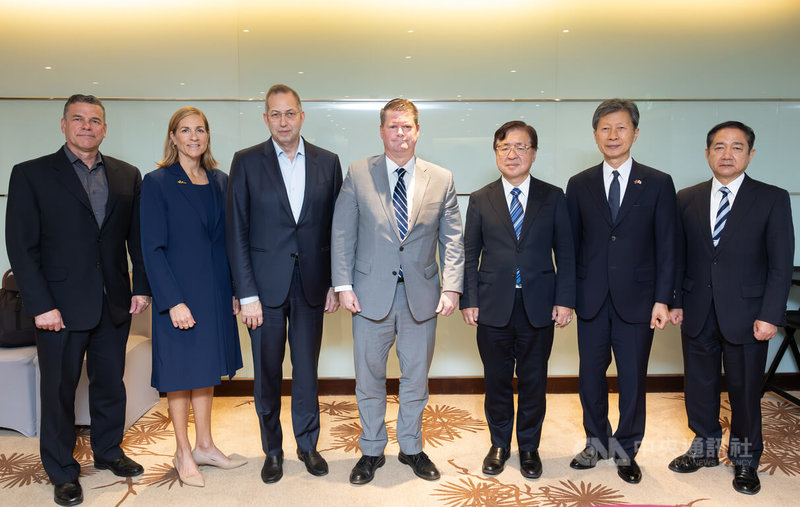 遠景基金會、笹川平和財團以及印太安全研究所（Institute for Indo-Pacific Security，IIPS）在台北合辦三方兵推，多名美國及日本專家與會。中央社記者謝佳璋攝 114年11月15日