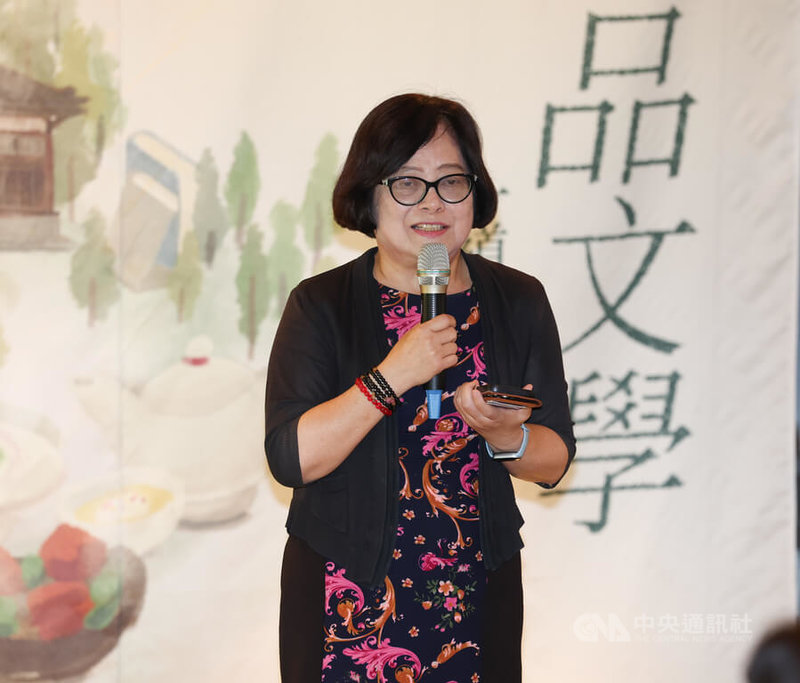 紀州庵文學森林14週年館慶15日熱鬧登場,紀州庵文學森林館長封德屏(圖)出席開幕記者會,說明館慶相關活動。中央社記者謝佳璋攝 114年11月15日