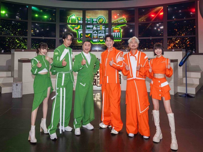 主持人丘涵（左起）和黃鐙輝、邰智源、羅時豐、KID林柏昇、溫妮一起主持「真料理兩鍋論」，羅時豐抱著興奮又忐忑的心情，期待跟邰智源一起在節目中碰撞出火花。（麥卡貝網路電視提供）中央社記者洪素津傳真　114年11月16日