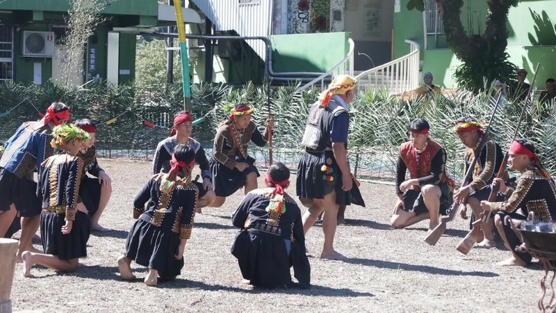 高雄市茂林區多納黑米季「豐收祭」(Tapakadrawane)於15、16日登場,今年首度啟動「祭典線上看」直播,並以影像記錄保存珍貴傳統,盼推廣祭典文化之美。(高雄市政府原住民事務委員會提供)中央社記者張已亷傳真 114年11月16日