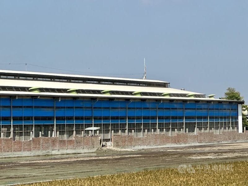 彰化縣文雅畜牧場雞蛋檢出芬普尼超標，案件由彰化地方檢察署偵辦中，17日指揮彰化縣調查站約詢3名畜牧場員工，檢察官複訊後請回。圖為畜牧場外觀。中央社記者鄭維真攝　114年11月17日