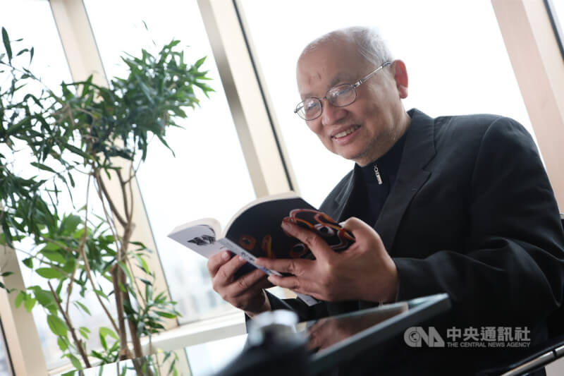 電視劇「斯卡羅」原著「傀儡花」作者陳耀昌過世，享壽76歲。（中央社檔案照片）