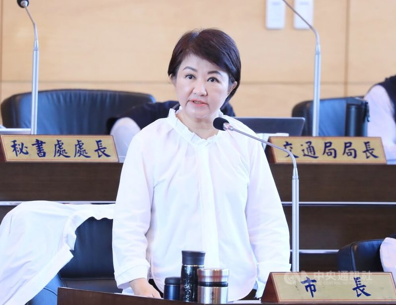 彰化文雅畜牧場雞蛋被驗出農藥芬普尼超標後，疑解除移動管制空檔出蛋到台中；台中市長盧秀燕（圖）17日在議會肯定食安處主動稽查通報。中央社記者趙麗妍攝　114年11月17日