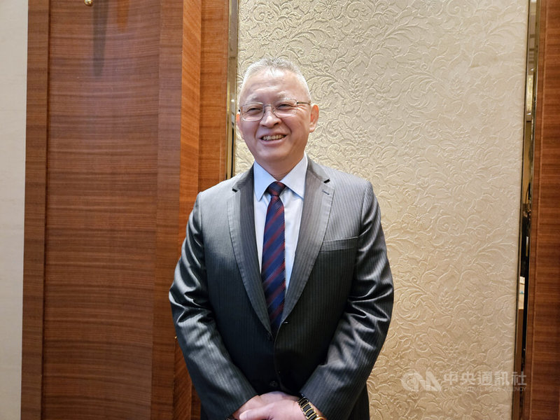 群益金融集團舉行2026年投資展望說明會，群益投顧總經理范振鴻看好「明年主軸還是AI」，將引領台股明年續創新高。中央社記者曾仁凱攝　114年11月18日