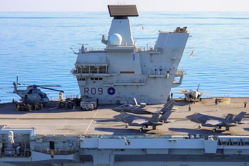 英國最先進航空母艦「威爾斯親王號」近日達成完全作戰能力，同時是歐洲首次有搭載先進F-35系列戰機的航艦打擊群被納入北大西洋公約組織指揮作戰系統。（英國國防部提供）中央社記者陳韻聿倫敦傳真　114年11月18日