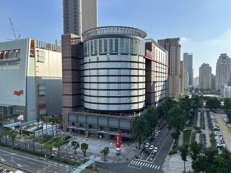 台中新光三越氣爆案，監察院認為台中市政府欠缺主管業務警覺性及專業敏感度；中市府都發局19日回應，將通盤檢討並持續精進相關管理機制，防杜類似案件再發生。（台中市政府提供）中央社記者郝雪卿傳真　114年11月19日