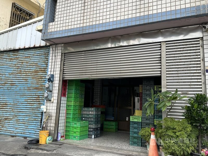 台灣彰化地方檢察署調查芬普尼蛋流入台中市龍忠蛋行始末，業者委由律師發布聲明稿說，信任主管機關、文雅畜牧場才進貨，後續配合檢調調查。中央社記者趙麗妍攝 114年11月19日