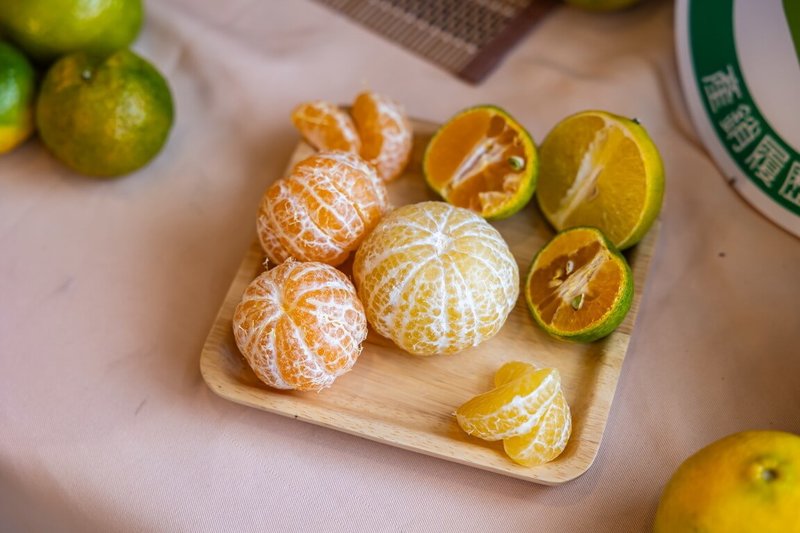 中寮鄉是南投縣重要柑橘產區,產季約11月至隔年1月,種類達27種,南投縣政府與全家便利商店合作,將中寮柑橘導入販售,依產期輪番上陣,(南投縣政府提供)中央社記者蕭博陽南投縣傳真 114年11月19日