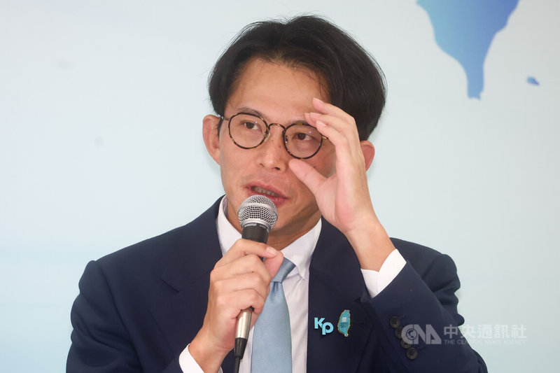 國民黨主席鄭麗文、台灣民眾黨主席黃國昌（圖）19日在新北市舉行會談暢談藍白合作，黃國昌表示藍白兩黨有不同主張，但這不會阻礙他們的合作。中央社記者王騰毅攝  114年11月19日