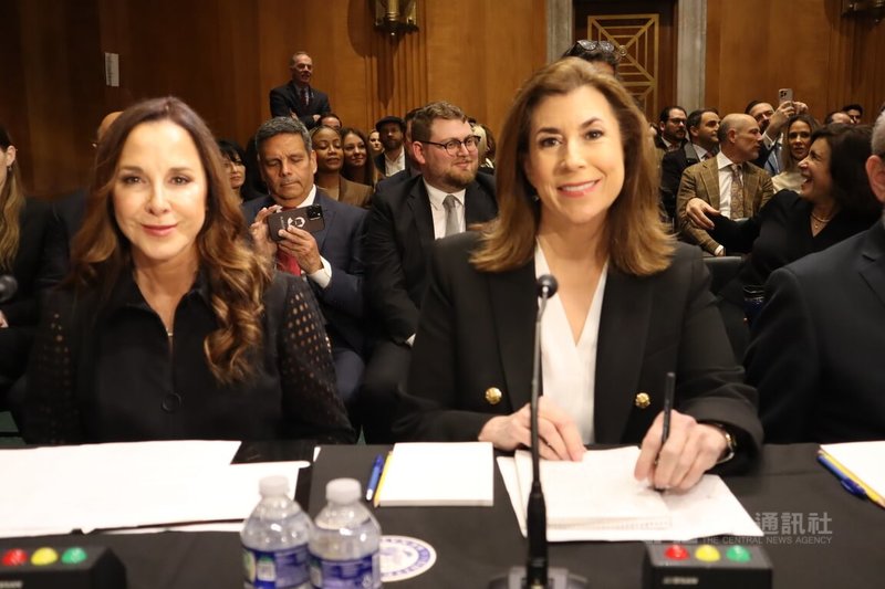 美國資深媒體人、前國務院發言人布魯斯（右）獲總統川普提名為美國駐聯合國副大使，19日出席聯邦參議院外交委員會舉行的任命聽證會。中央社記者鍾佑貞華盛頓攝 114年11月20日