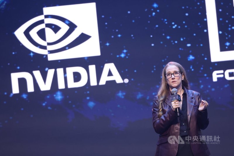 2025鴻海年度科技日（HHTD 25）21日在台北南港展覽館1館盛大登場，輝達雲端部門副總裁畢約林（Alexis Bjorlin）（圖）帶來主題演講，聚焦在打造台灣首座雲端合作夥伴（NCP）的AI超級運算資料中心。中央社記者翁睿坤攝　114年11月21日