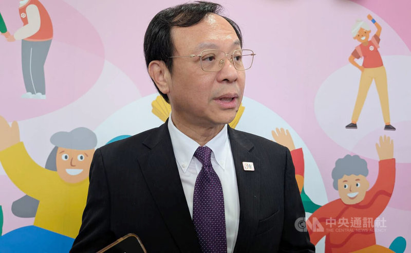 衛福部預告修正「特定醫療技術檢查檢驗醫療儀器施行或使用管理辦法」，醫美醫師須完成PGY訓練，且醫美診所執行高風險手術，必須通過評鑑。衛福部長石崇良21接受媒體聯訪表示，已請醫事司邀集相關學會溝通，預計下週開會討論。中央社記者曾以寧攝　114年11月21日