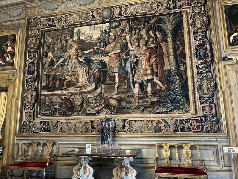 科隆納宮內有很多珍貴的藝術品,包括許多巨大精緻的壁毯。中央社記者黃雅詩羅馬攝 114年11月22日