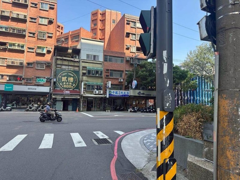 新竹市有多間麻將館開設在校園附近，時代力量新竹市議員林彥甫23日質疑，市府在管理與執法上失能。（林彥甫提供）中央社記者魯鋼駿傳真　114年11月23日