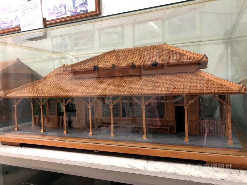 圖為陳振龍創作的阿里山林鐵沼平站模型。中央社記者黃國芳攝　114年11月23日