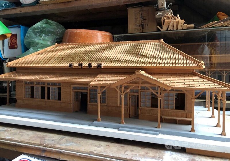 圖為陳振龍創作的阿里山林鐵北門站模型。中央社記者黃國芳攝　114年11月23日