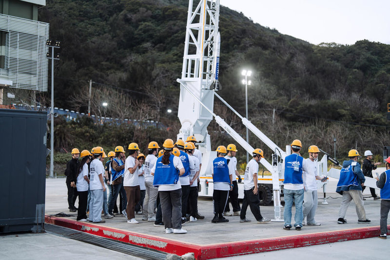 淡江大學航空太空工程學系「太空科技實驗室」研製的「淡江二型」火箭，於11月23日6時46分，於國科會所屬旭海科研火箭發射場發射升空。（太空中心提供）中央社記者潘姿羽傳真 114年11月23日