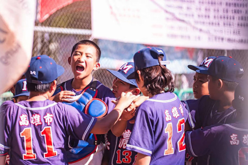 徐生明盃國際少棒賽重返高雄美濃舉行，地主美濃國小（圖）23日依序擊敗台南新進國小、宜蘭蓬萊國小，預賽3連勝。（徐生明棒球發展協會提供）中央社記者謝靜雯傳真　114年11月23日