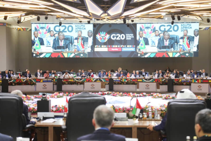 G20領袖22日在南非舉行的高峰會中通過一份宣言。（圖取自x.com/NamPresidency）
