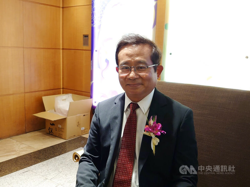 信驊24日參加櫃買市場業績發表會，董事長林鴻明表示，第4季業績可望優於第3季，2026年第1季業績又將更上層樓，季營收將達新台幣26億至27億元，續創歷史新高。中央社記者張建中攝　114年11月24日