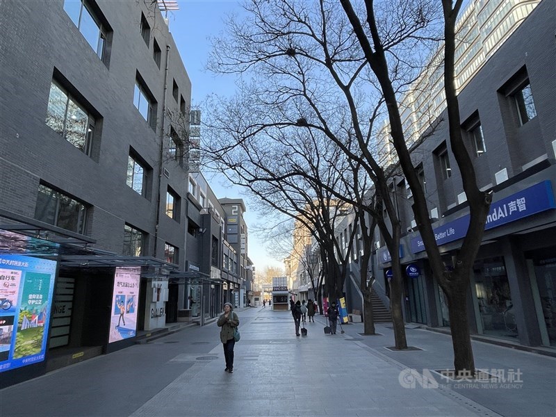 曾直陳中國經濟問題，更明言中國經濟增幅被灌水10個百分點而觸怒中國當局的中國國投證券首席經濟學家高善文，已經離職，原因不詳。圖為一度人聲鼎沸、如今門可羅雀的北京中關村創業大街。 （中央社檔案照片）