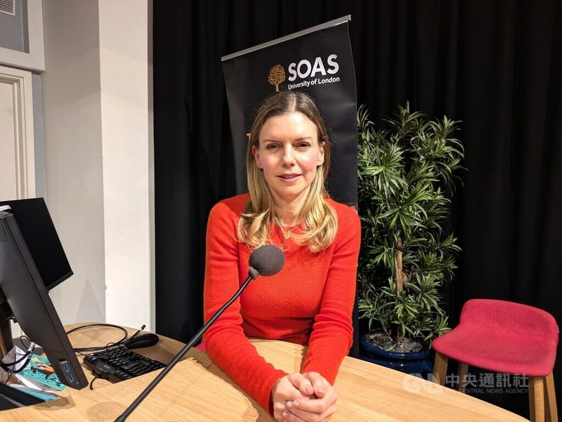 紀錄片「看不見的國家」導演、來自美國的葛靜文近日在倫敦接受中央社採訪時提到，中國國家主席習近平該放下身段、「放過自己」，讓台灣「做自己」，他不會因此失去中國與台灣之間任何經濟或文化關係。中央社記者陳韻聿倫敦攝　114年11月24日