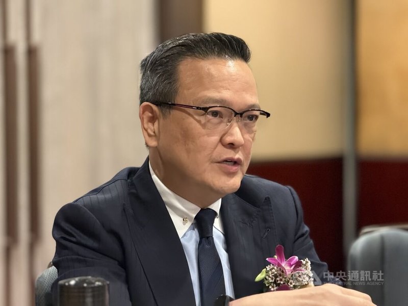 宏碁集團子公司海柏特提供電子資訊產品售後服務，26日舉辦上櫃前業績發表會，海柏特董事長侯知遠表示，目前正評估進軍印度或中國，不排除在新市場設立子公司。中央社記者吳家豪攝　114年11月26日