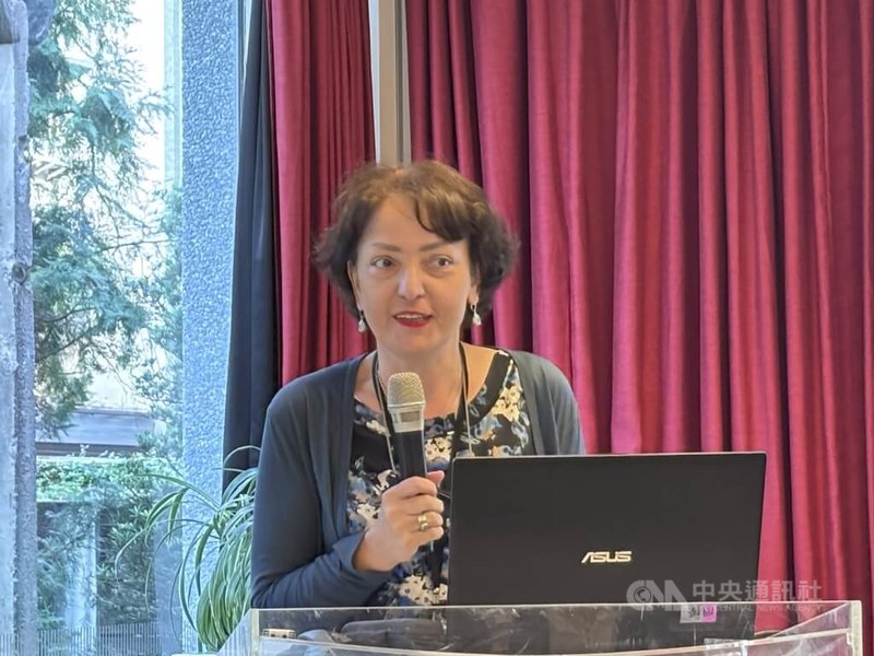 台灣民主基金會26日舉辦國際訪問學人座談會，喬治亞前國防部長基達謝里（圖）分享在台經驗與研究。中央社記者楊堯茹攝 114年11月26日