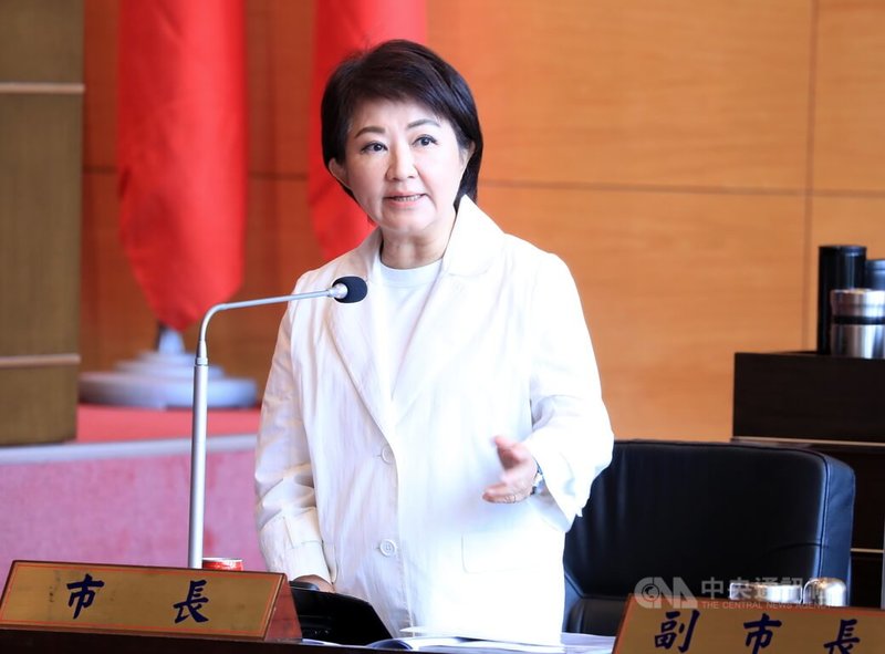 對於行政院版財劃法修正草案，台中市長盧秀燕26日在市議會表示，行政院應公布明確試算金額，讓地方財政回歸穩定與透明。中央社記者郝雪卿攝   114年11月26日