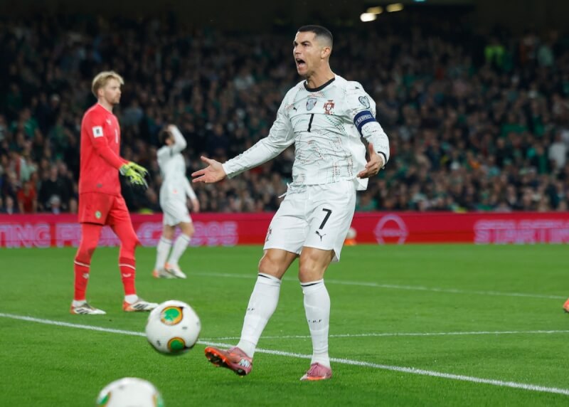 葡萄牙球星「C羅」羅納度（中）。（路透社）