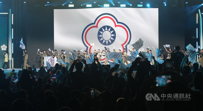 2025亞洲技能競賽開幕典禮26日在南港展覽館2館舉行，本屆有來自31國共321名選手參賽，各國代表團在典禮中接續進場，台灣選手則是壓軸亮相。中央社記者張新偉攝　114年11月26日