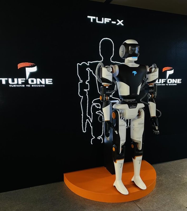 宇隆26日表示與義大利設計團隊MM Design合作，在歐洲工業自動化展（SPS 2025）展示概念型人形機器人。 （宇隆提供）中央社記者鍾榮峰傳真　114年11月26日