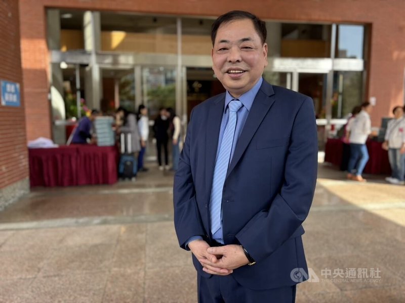 國民黨籍新竹縣副縣長陳見賢（圖）27日正式表態將爭取參選下屆新竹縣長。他說，從政以來一路秉持初衷推動各項政策，未來他將在現有成果上持續深化，帶領縣政進入下一個階段。中央社記者郭宣彣攝　114年11月27日