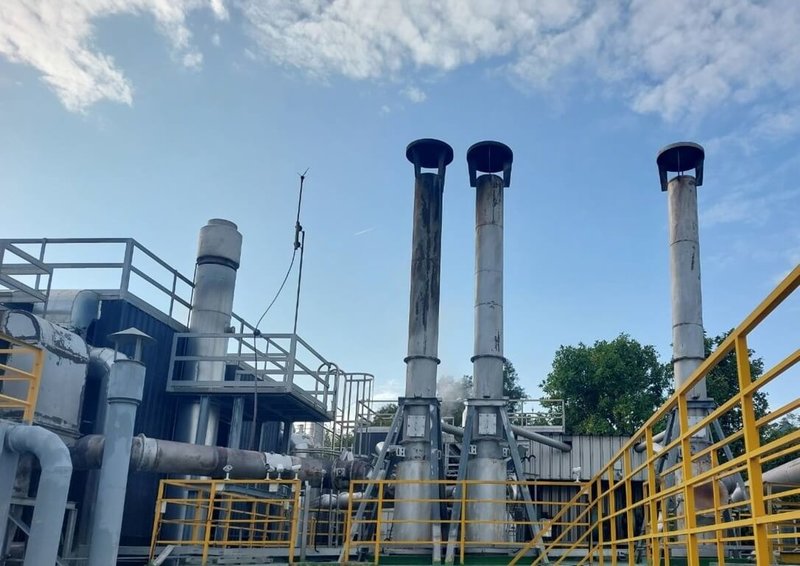 台中市府分別在東海及大甲火化場建置AI智慧判煙系統，可即時掌握煙囪排放情形，避免廢氣異常排放，強化空氣品質監控。圖為東海火化場排放煙囪。（台中市政府提供）中央社記者郝雪卿傳真　114年11月27日