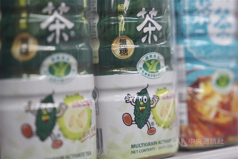 為配合貨物稅條例規定無添加糖飲料品免徵貨物稅，財政部公告相關注意事項，將自115年1月1日生效。（中央社檔案照片）