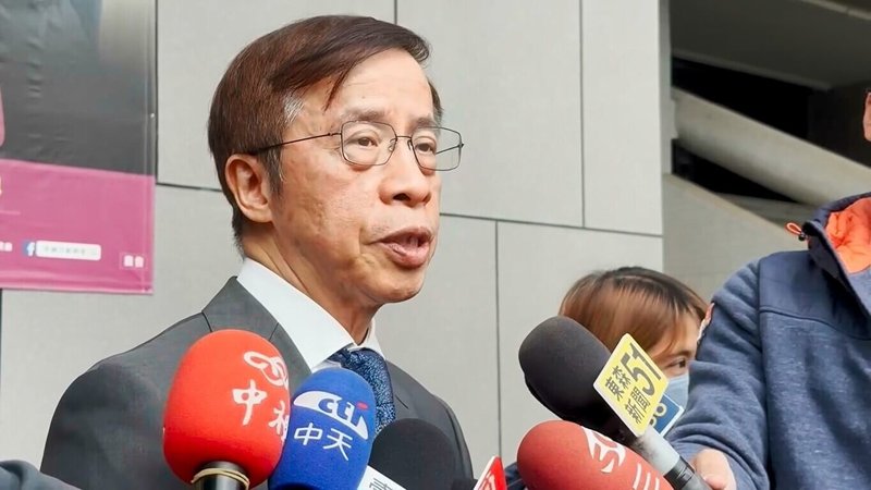 李姓女子詐騙台中市豐原區1家5口最終導致5人輕生，檢方日前依法起訴李女並建請法院重判15年以上之刑，遺屬委任律師林瓊嘉（圖）27日受訪表示，感謝檢方求處15年以上刑期，並相信全案會水落石出。（珍惜生命，自殺不能解決問題，生命一定可以找到出路。若須諮商或相關協助，可撥衛福部專線「1925」、生命線專線「1995」或張老師服務專線「1980」。）（民眾提供）中央社記者蘇木春傳真　114年11月27日