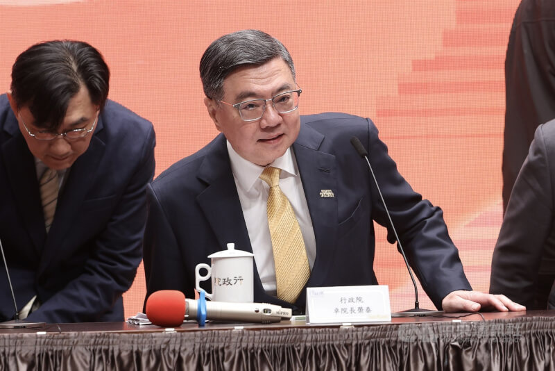 行政院院會後記者會27日上午在新聞中心舉行，行政院長卓榮泰（右）出席。中央社記者吳家昇攝　114年11月27日