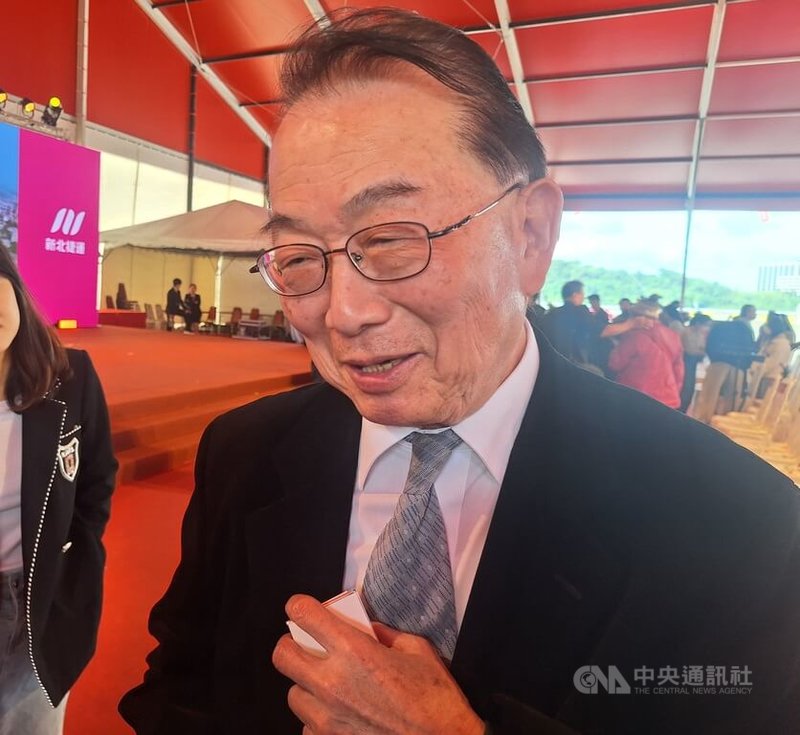 中工董事長周志明27日出席環狀線十四張站暨南機廠捷運開發案簽約記者會，會後談到寶佳集團今年持續增加中工持股，他說並未與寶佳方面接觸。中央社記者何秀玲攝　114年11月27日