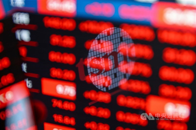 圖為台股看盤螢幕收漲畫面。（中央社檔案照片）