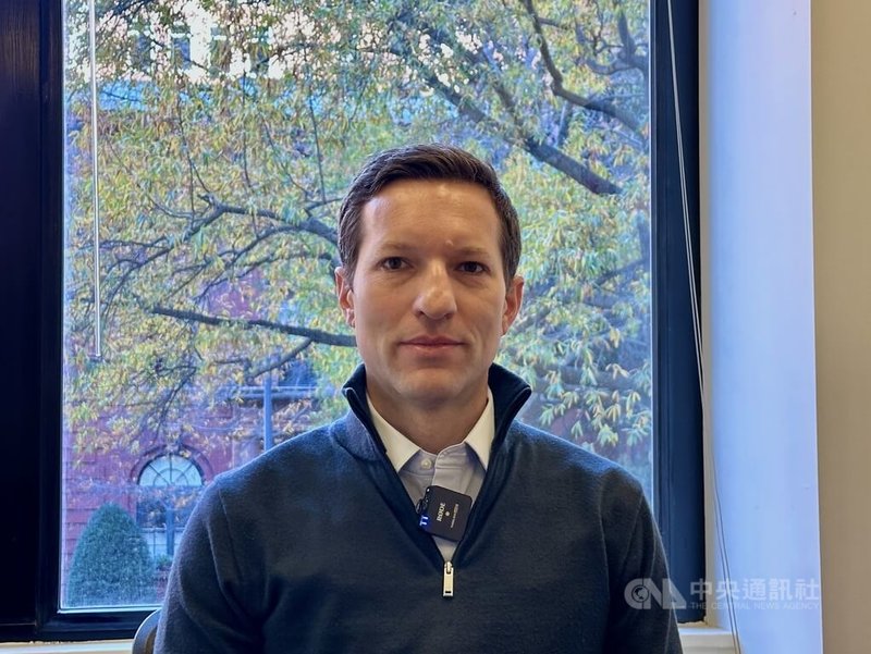 前美國國防部（現稱戰爭部）印太安全事務助理部長瑞特納接受中央社專訪表示，日本首相高市早苗關於「台灣有事」的發言反映日本政策與立場，沒有任何錯誤。圖攝於11月24日。中央社記者侯姿瑩華盛頓攝 114年11月29日