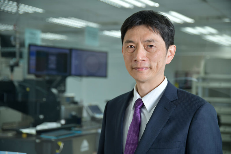 工研院電子與光電系統研究所所長張世杰表示，目前只有資料中心此類遠距傳輸使用矽光子，中短距仍採銅線；但因應未來銅線傳輸仍有極限，矽光子傳輸技術仍有機會再精進，進而取代銅線。（工研院提供）中央社記者潘智義傳真　　114年11月29日